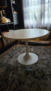 Round Table