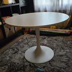 Round Table