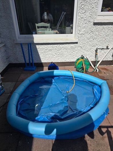 Kids inflatable pool