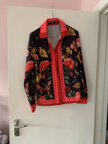 vibrant  blouse