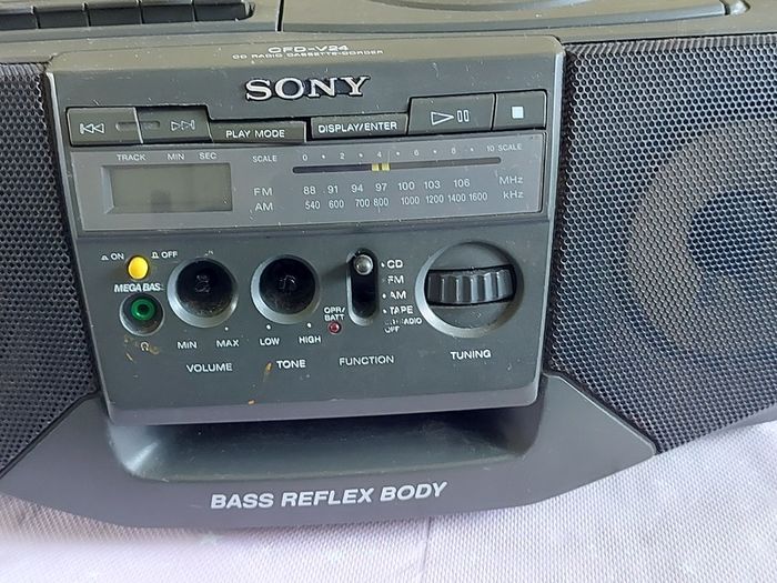 SONY CD Radio Cassette-Corder, Model No. CFD-V24, All working fine and in very good condition for its age