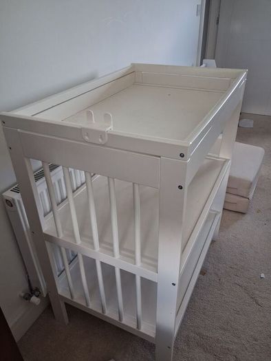 Changing table (Ikea Gulliver)