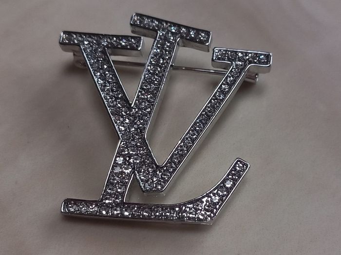 Fashion diamante brooch, D18 post 3e