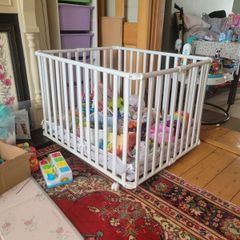 Geuther Foldable and Adjustable Baby Pen