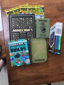 Minecraft 8 books bundle plus Mug!