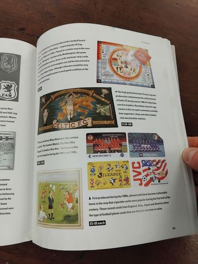 Hamlyn Guide to Football Collectables