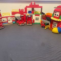 Duplo fire stations with vehicles