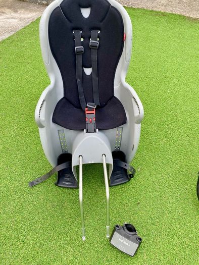 Hamax rear-mounted bike seat