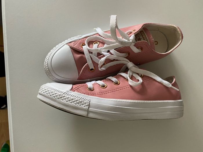 Converse - ladies blush leather size 4