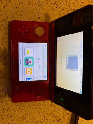 Nintendo 3DS Metallic Red + 3 Games & Charger - R Button Fault