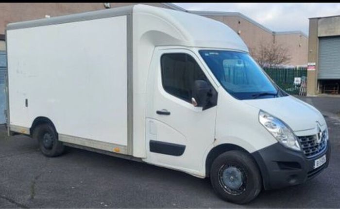 Renault Master Luton low loader with tail lift