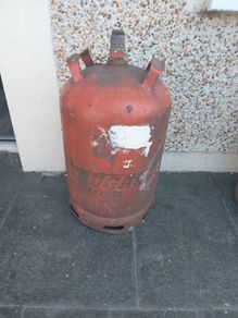 Butane gas bottle ( full )