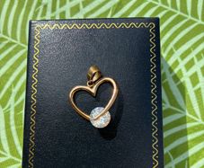 Gold pendant