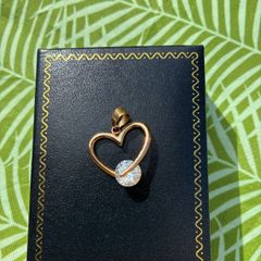 Gold pendant