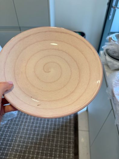 Crockery: plates, bowls etc.