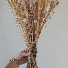 Dry flower bouquet