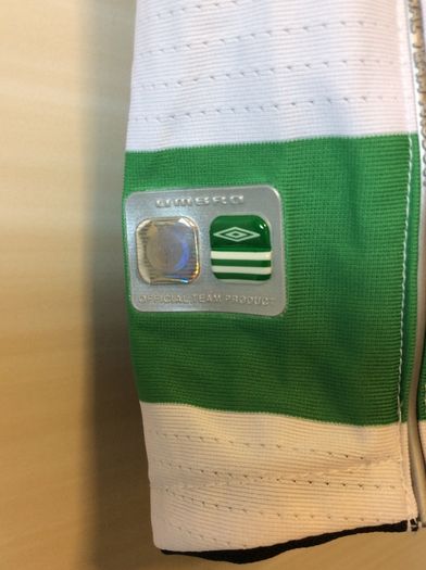 Celtic Jersey. Hand Autographed By Celtic Icon Chris Sutton. Home Jersey. Official Umbro Mens Home Jersey From Season 2004/2005.
