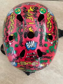 Skater comic helmet