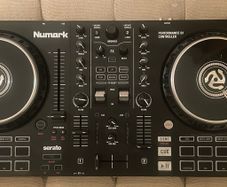 Numark Mixtraxk Pro FX