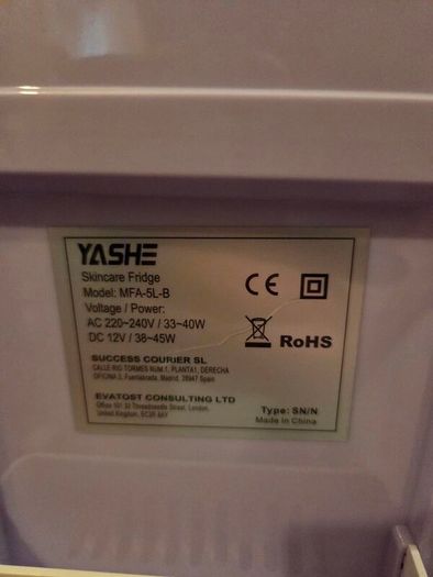 Yashe Hot and Cold Mini Fridge - Drinks, Skincare, Medicine