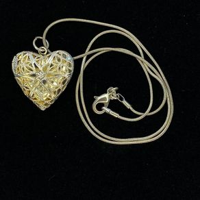 Silver hallmarked pendant and chain