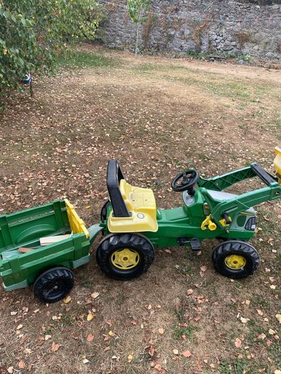 john Deere pedal tractor