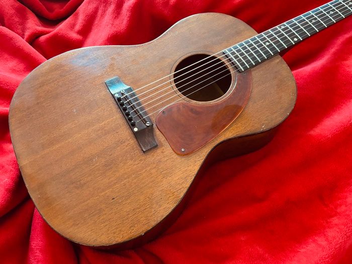 Vintage 1968 Gibson LG0