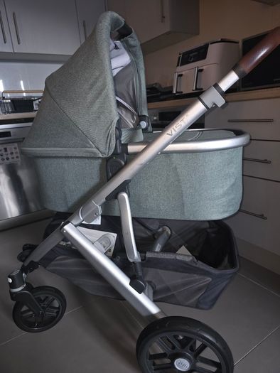 Fantastic Condition Uppababy Vista V2