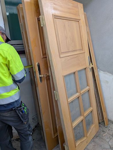 Free now! 4x Solid wood doors + 2x with glass