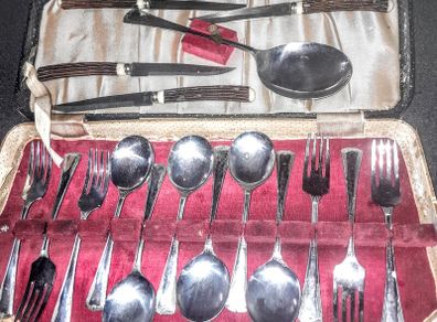 New vintage dessert set