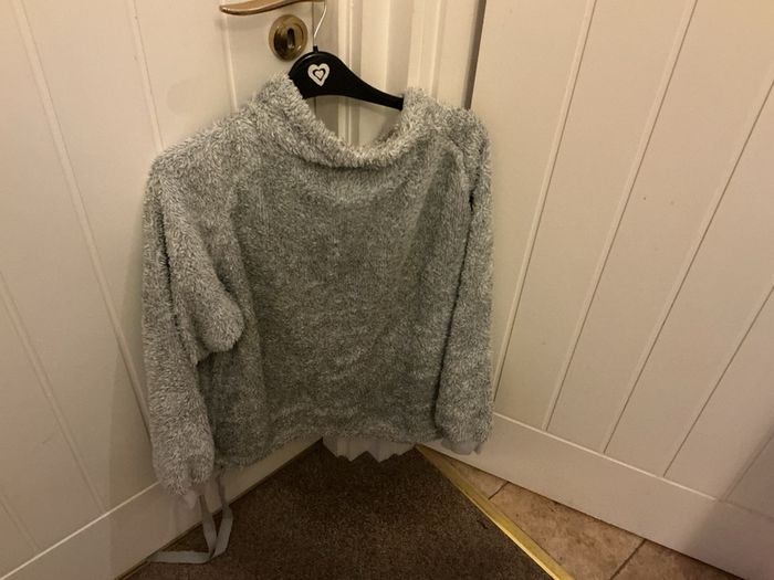 Cosy Pj top size M
