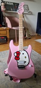 Hello Kitty Squier Stratocaster