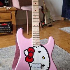 Hello Kitty Squier Stratocaster