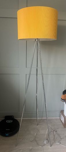 Floor lamp with yellow  drum shade