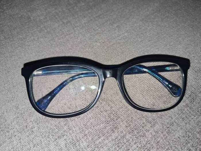 Free With Anything Bought Out Of My Ads!! - Converse Glass Frames - RRP - 130.00 - Approx - Size - Width - 140mm x Dept - 140mm - Height - 45mm