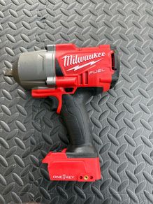 milwaukee fuel 1/2 impact driver