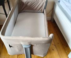 Graco Next to me Bedside Crib