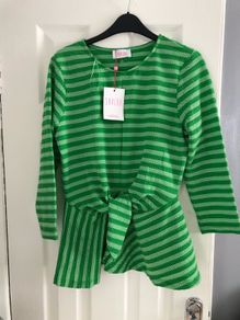 Ladies BNWT top size M