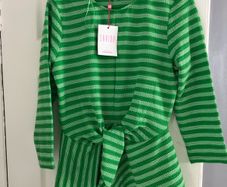 Ladies BNWT top size M