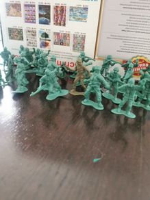 Soldier toys/army men