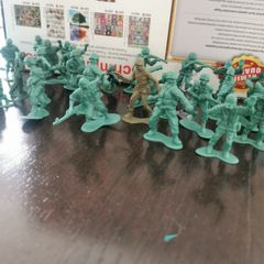 Soldier toys/army men