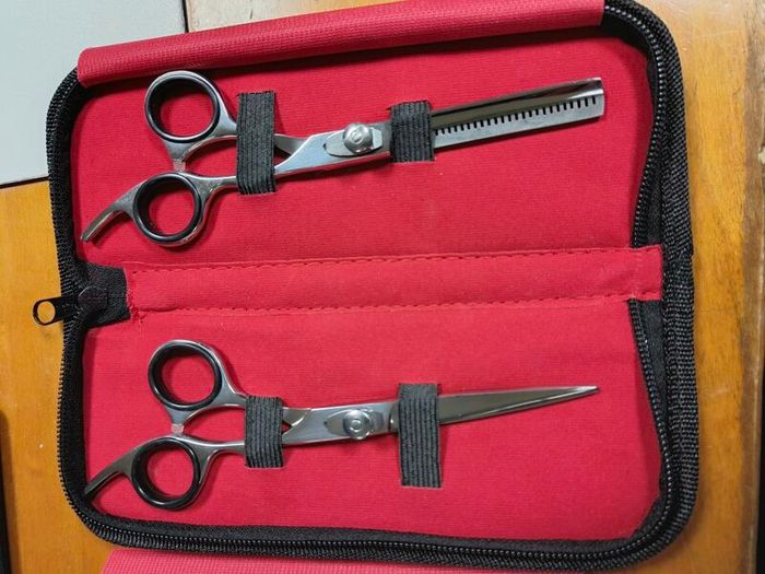 Barber scissors
