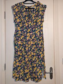 Amazing floral midi dress from Amber.