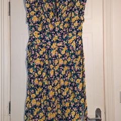 Amazing floral midi dress from Amber.
