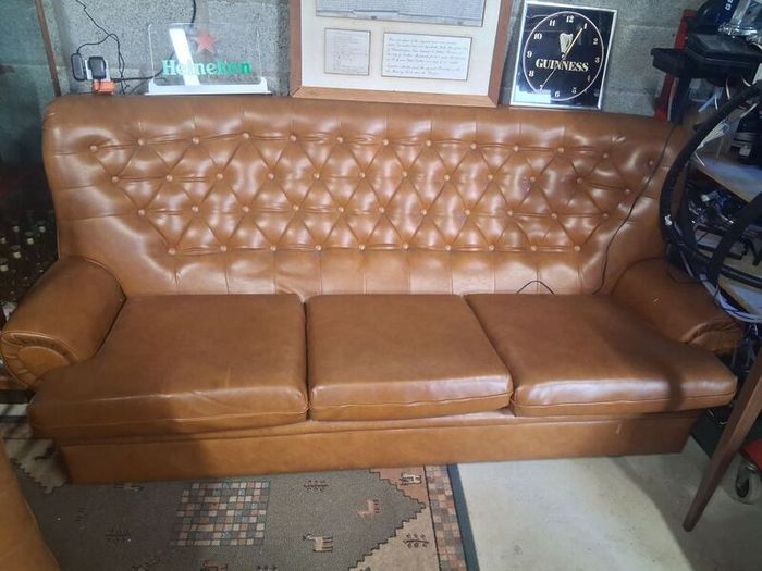 Buttonback Suite Sofa + 2 armchairs