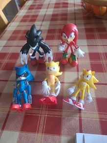 Set of 5 unbranded sonic figures