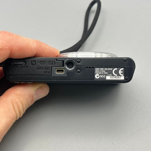 Sony DSC-W730 16.1MP Digital Camera Black Tested - Full Kit