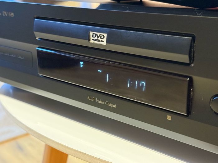 Pioneer DV-535 Audiophile CD and DVD Player - 96kHz 24-bit DAC, Remote Included, Serviced
