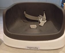 Baby feeding booster seat