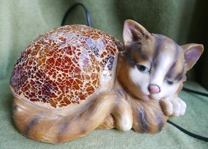Vintage Cat Lamp - Table Lamp